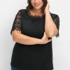Shirt mit transparentem Spitzenbesatz<sheego Outlet