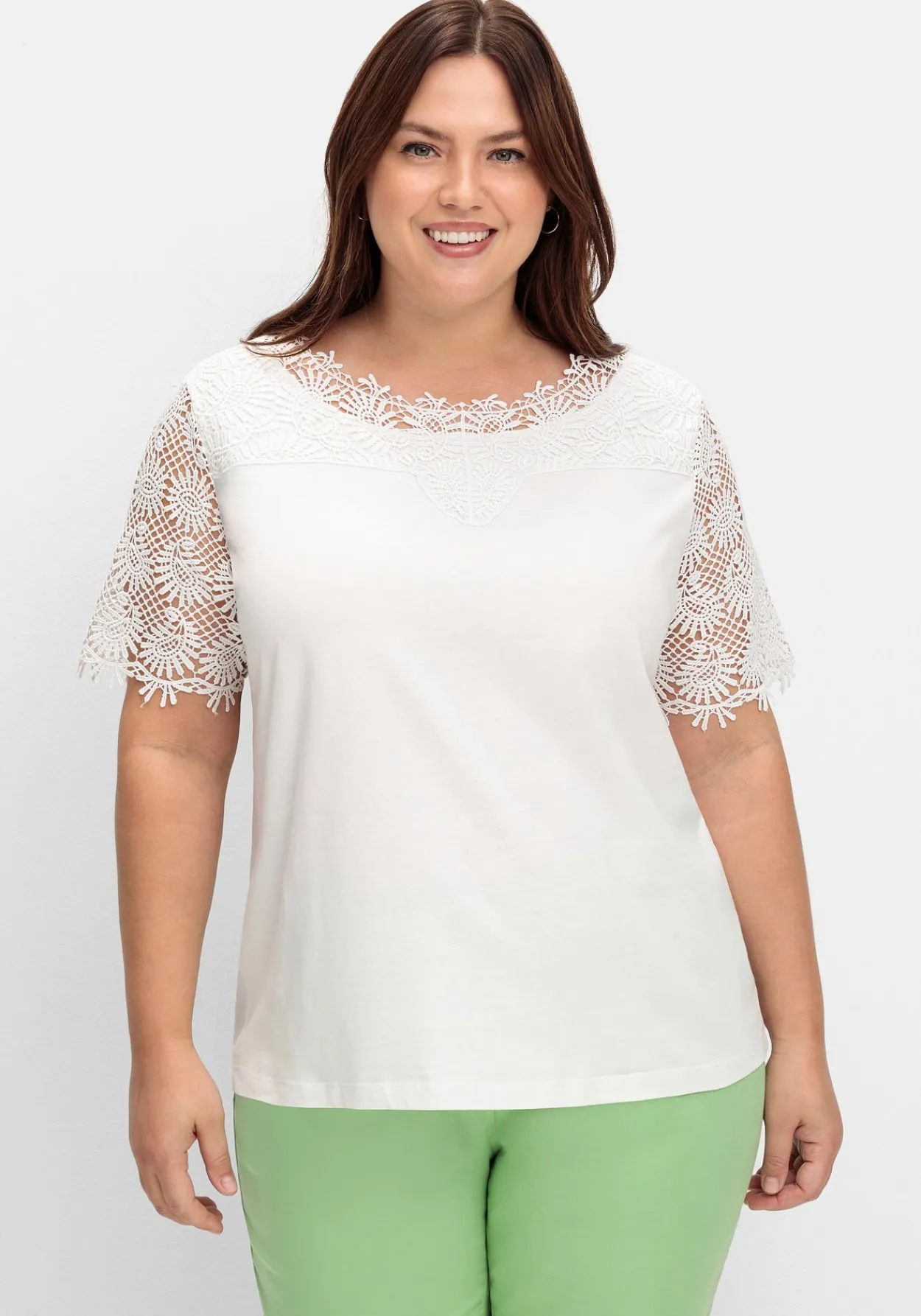 Shirt mit transparentem Spitzenbesatz<sheego Outlet