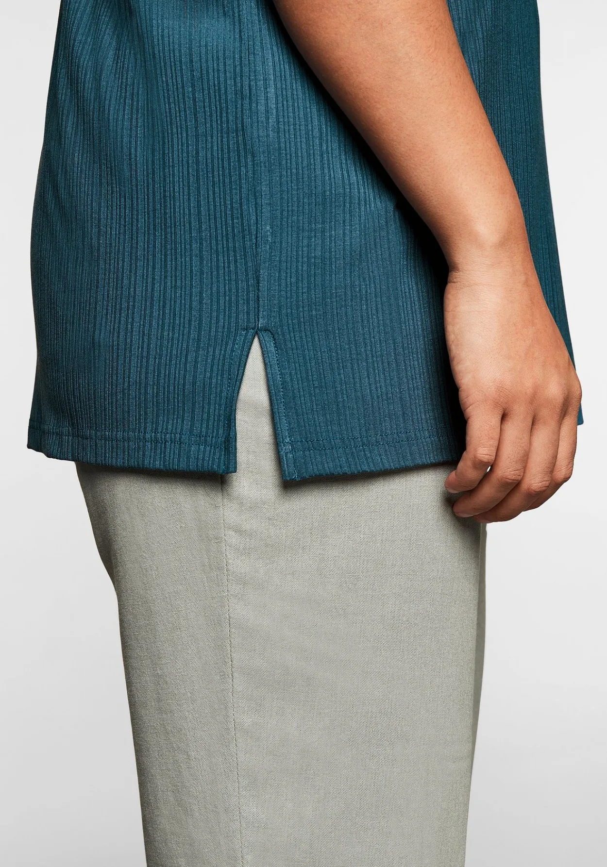 Shirt mit V-Ausschnitt, in Oversized-Form<sheego Best