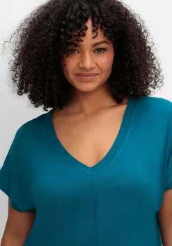 Shirt mit V-Ausschnitt und Zierpaspel vorn<sheego Fashion
