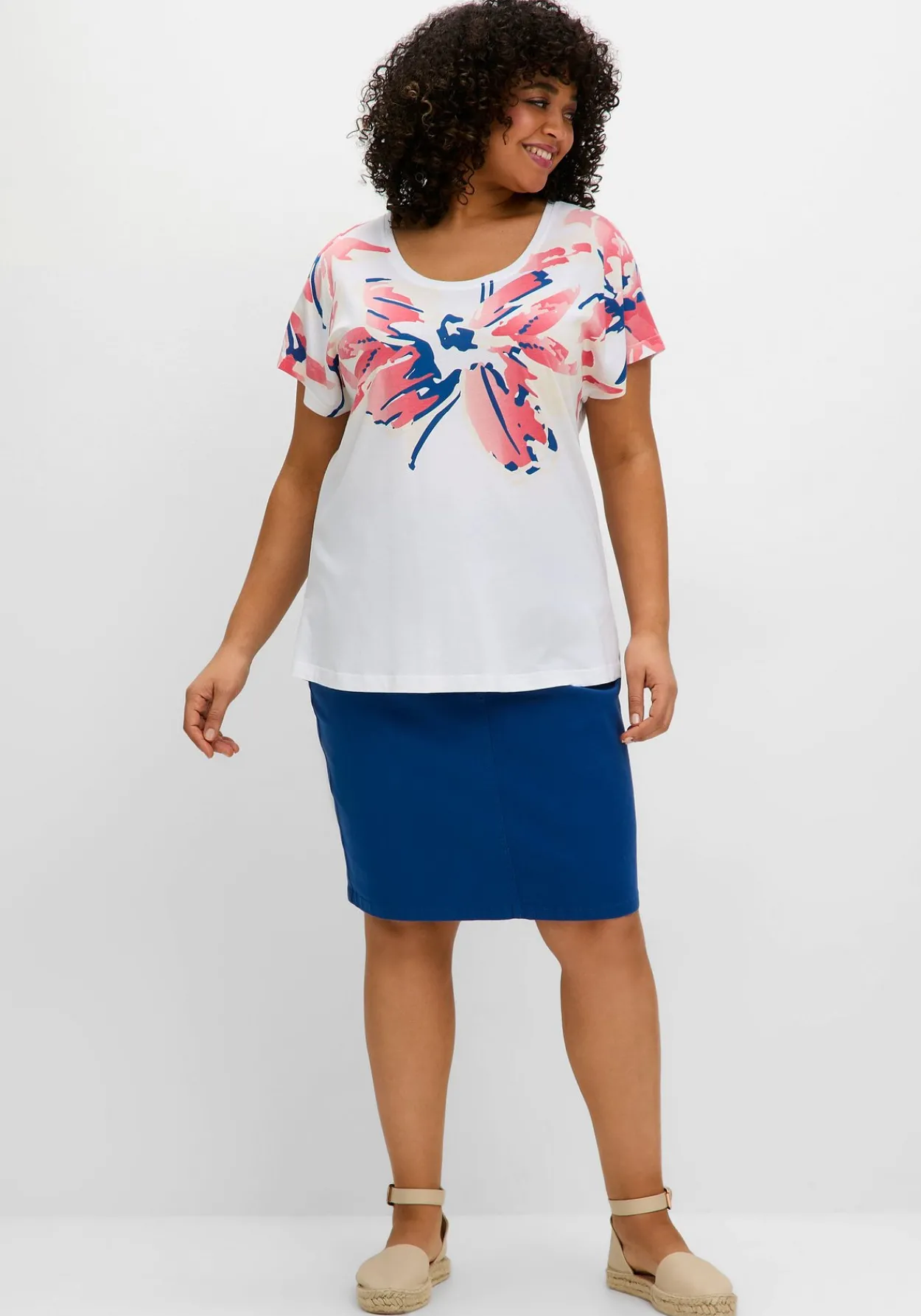 Shirt mit weitem Rundhals und großem Blütenprint<sheego Best