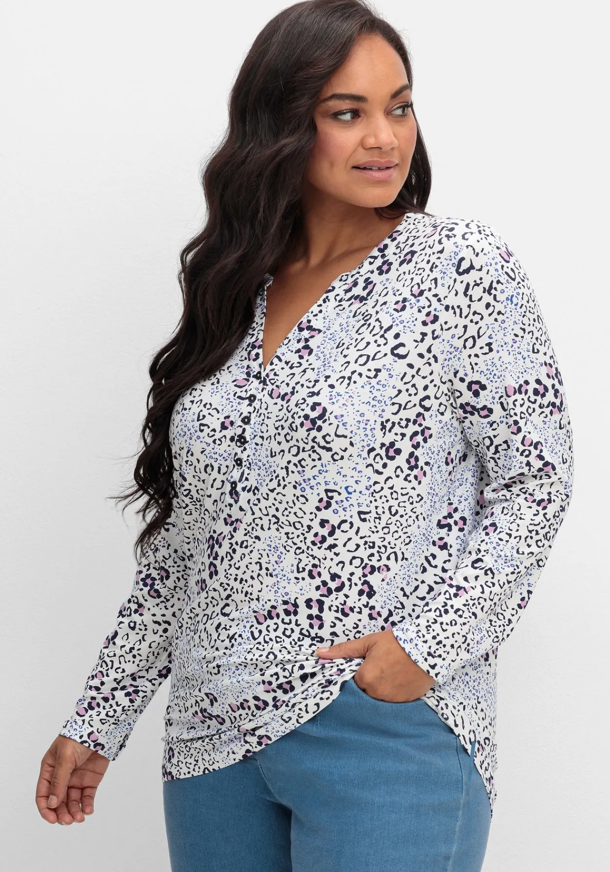 Shirtbluse aus Viskosejersey, mit Animalprint<sheego Hot