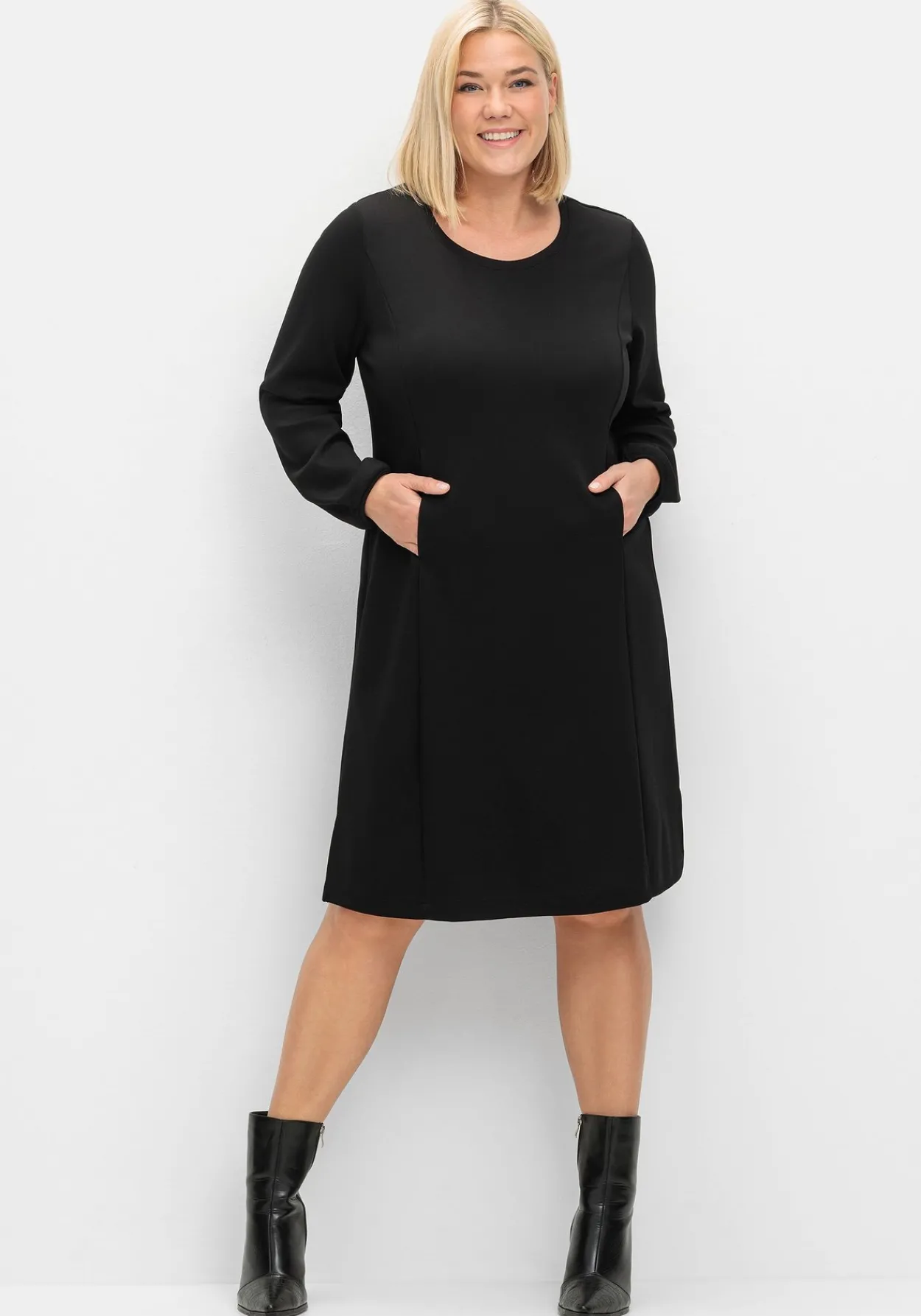 Shirtkleid in schwerer Qualität, mit Raffung hinten<sheego Sale