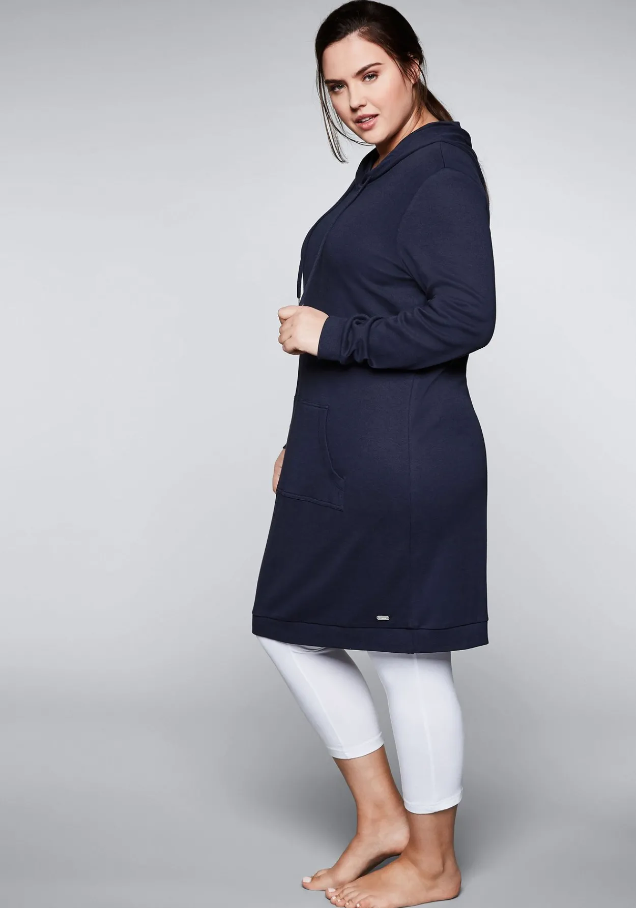 Shirtkleid mit Kapuze und Kängurutasche<sheego Clearance