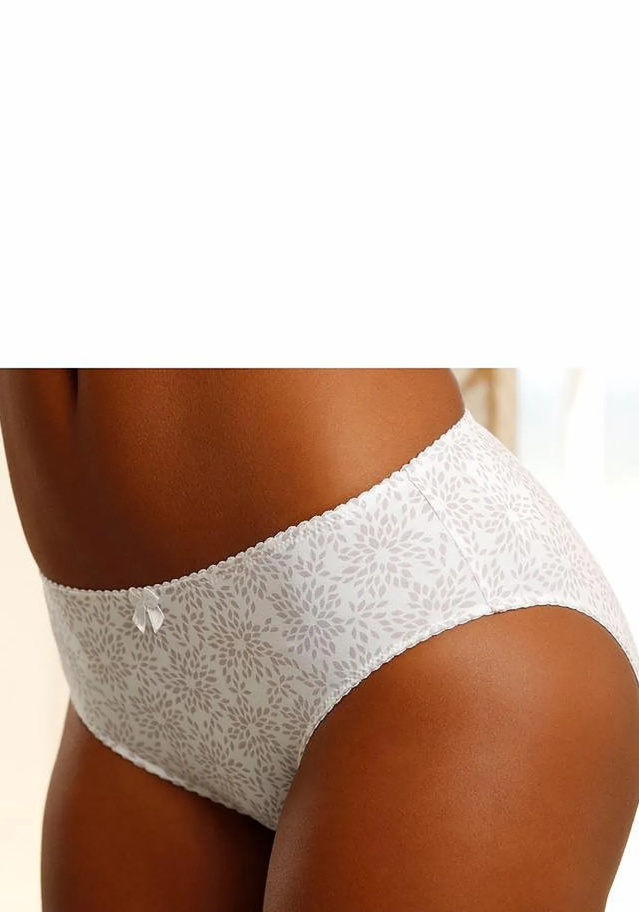 Slip in extrahohem Schnitt, aus Baumwolle<NUANCE Sale