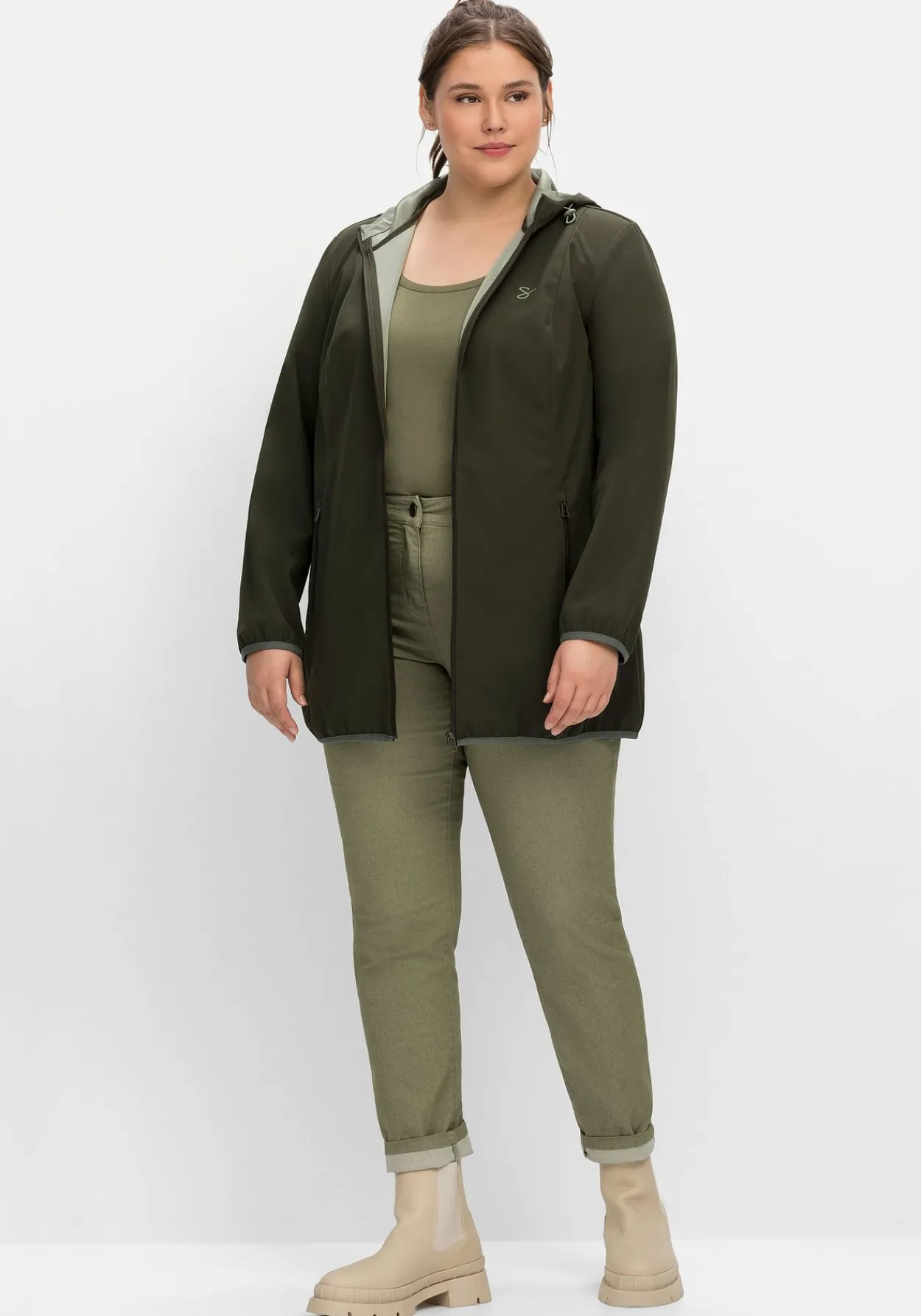 Softshelljacke mit Kapuze und Kontrastdetails<sheego Sale