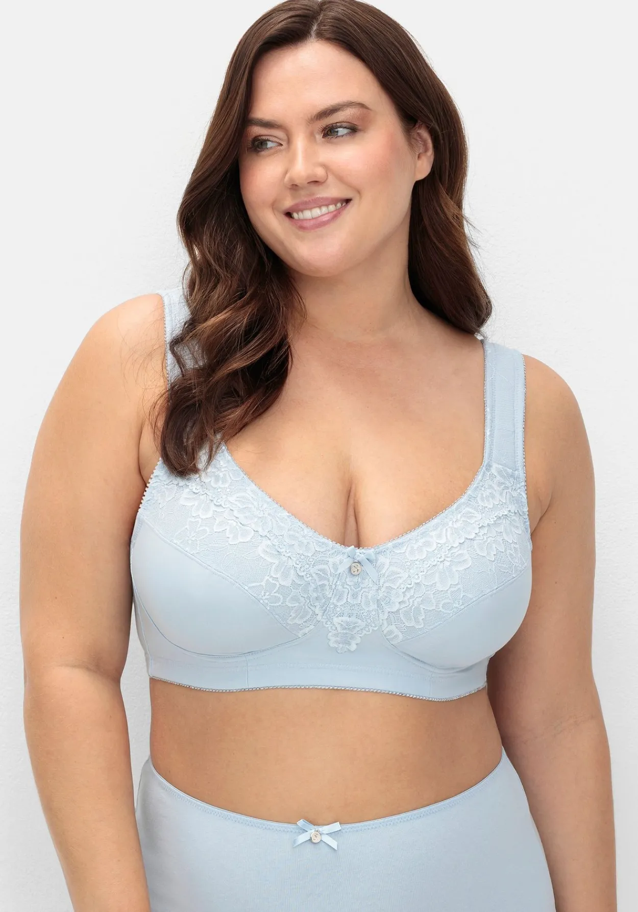 Spitzen-BH ohne Bügel mit Mesh-Innenfutter<sheego New