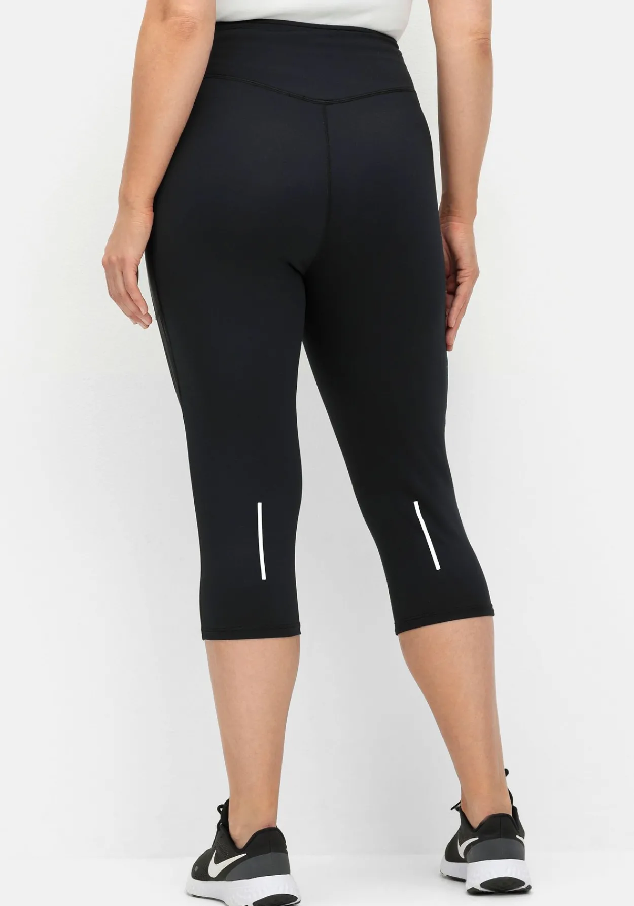 Sportleggings in Caprilänge, aus Funktionsmaterial<sheego Online