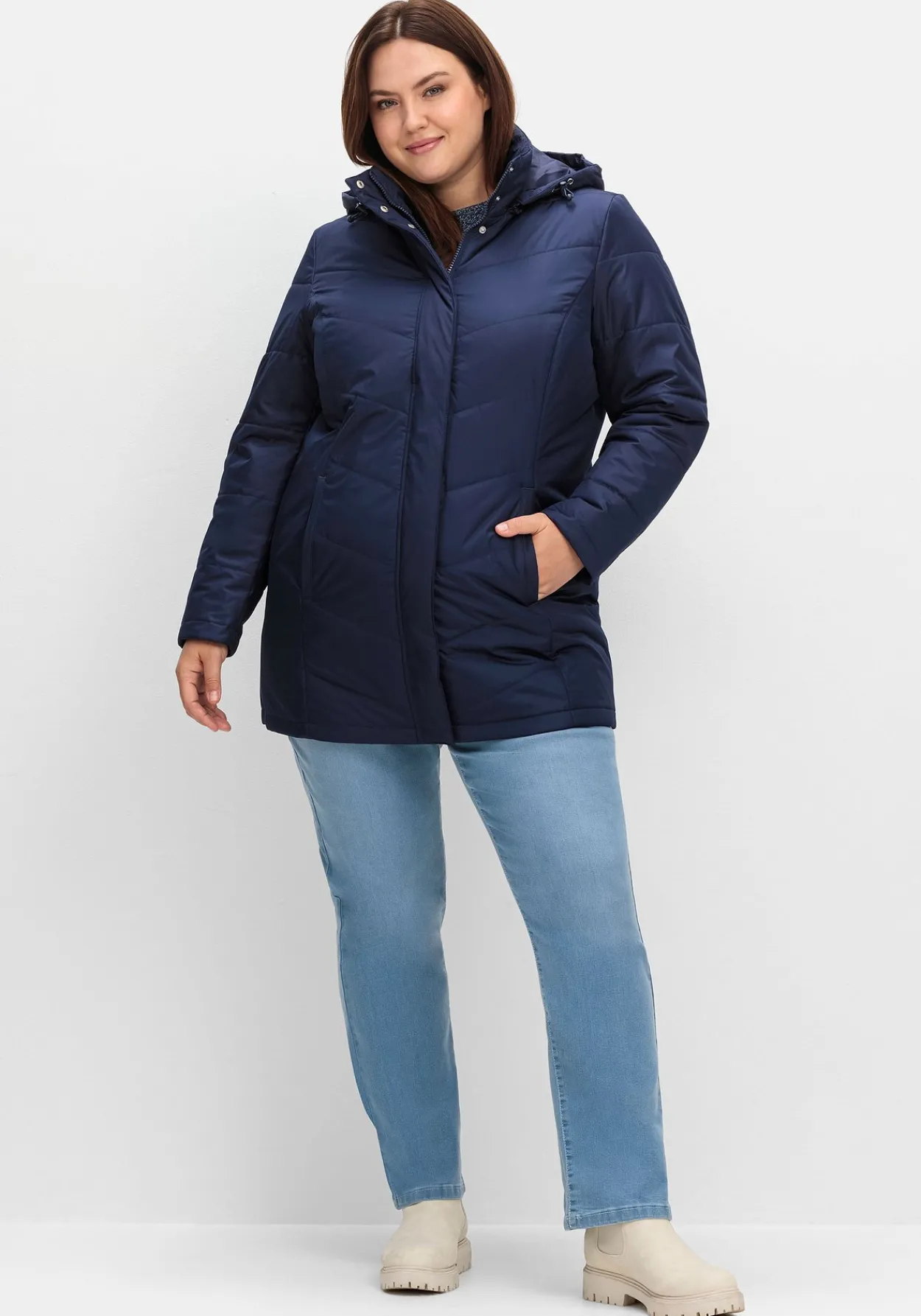 Steppjacke mit abnehmbarer Kapuze<sheego New
