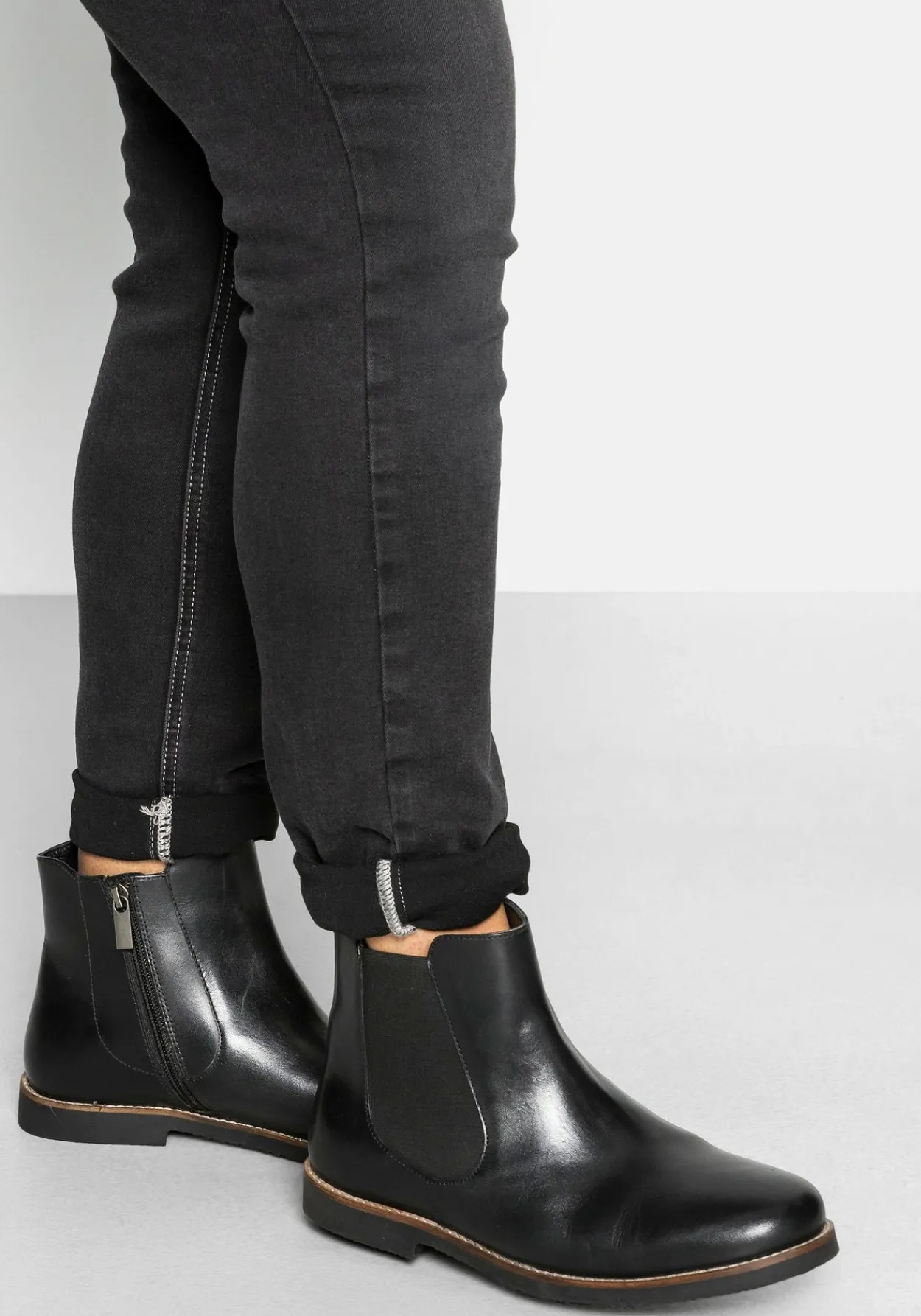 Stiefelette aus Leder mit Stretch-Einsatz<sheego New