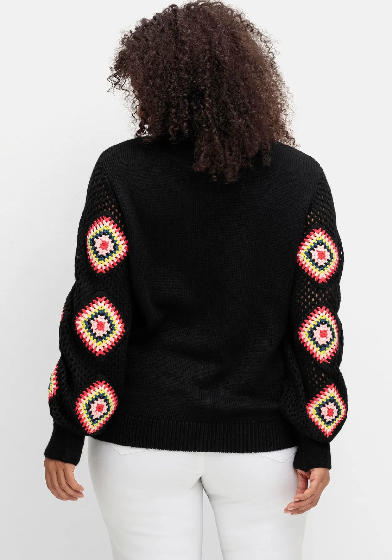 Strickjacke mit aufgenähten Häkelpatches<sheego by Joe Browns Best