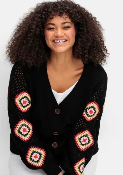 Strickjacke mit aufgenähten Häkelpatches<sheego by Joe Browns Best