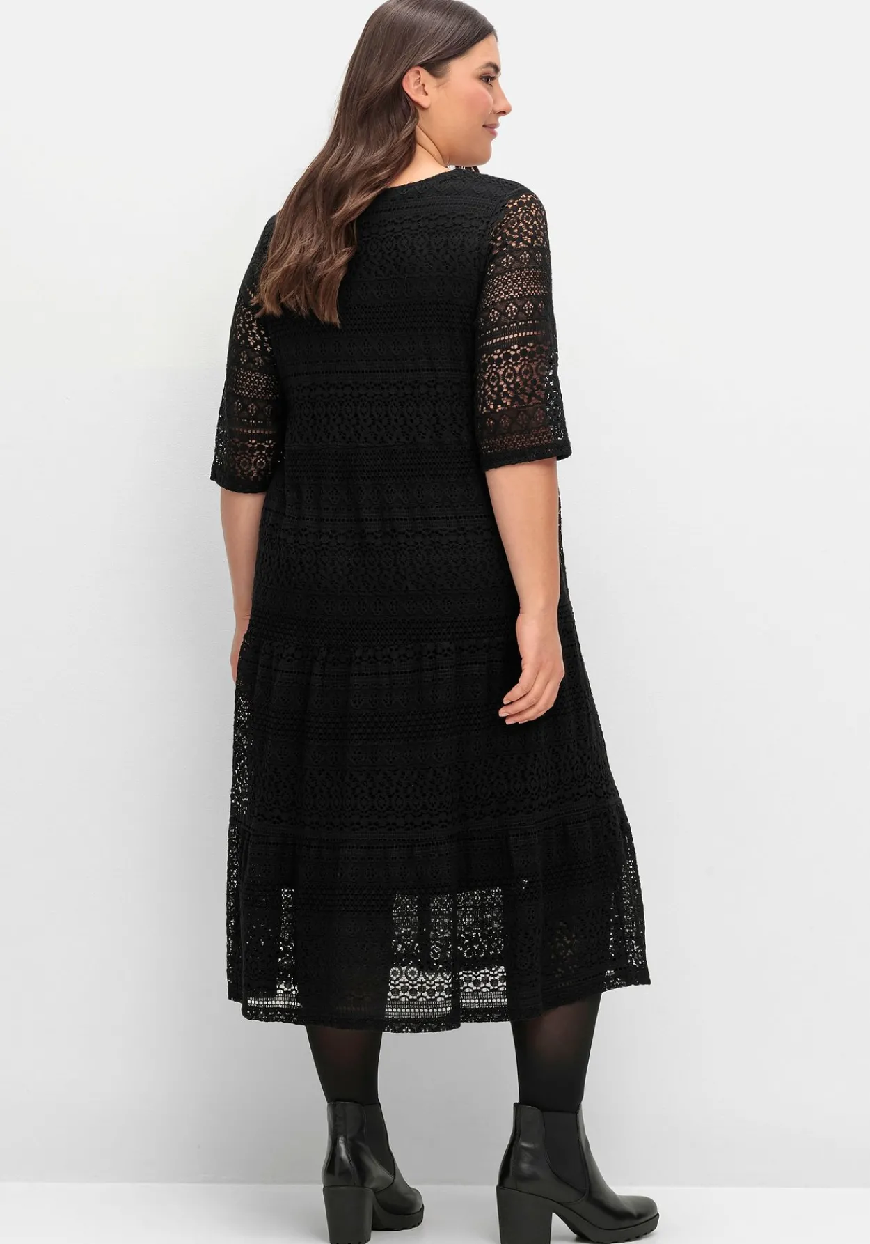 Stufenkleid aus Spitze, mit blickdichtem Futter<sheego Discount