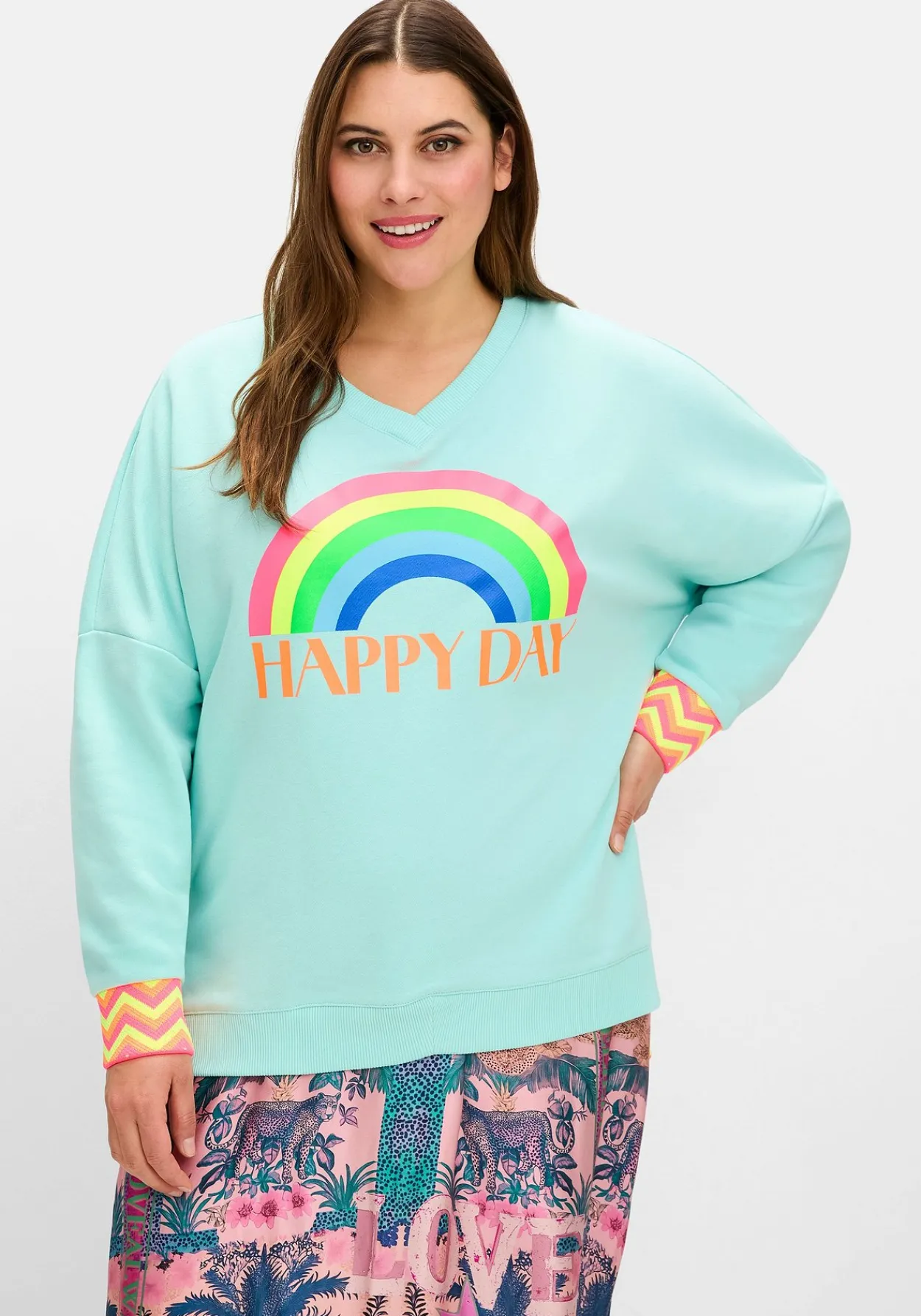 Sweatshirt mit Frontdruck und Streifenbündchen<sheego loves miss goodlife Online