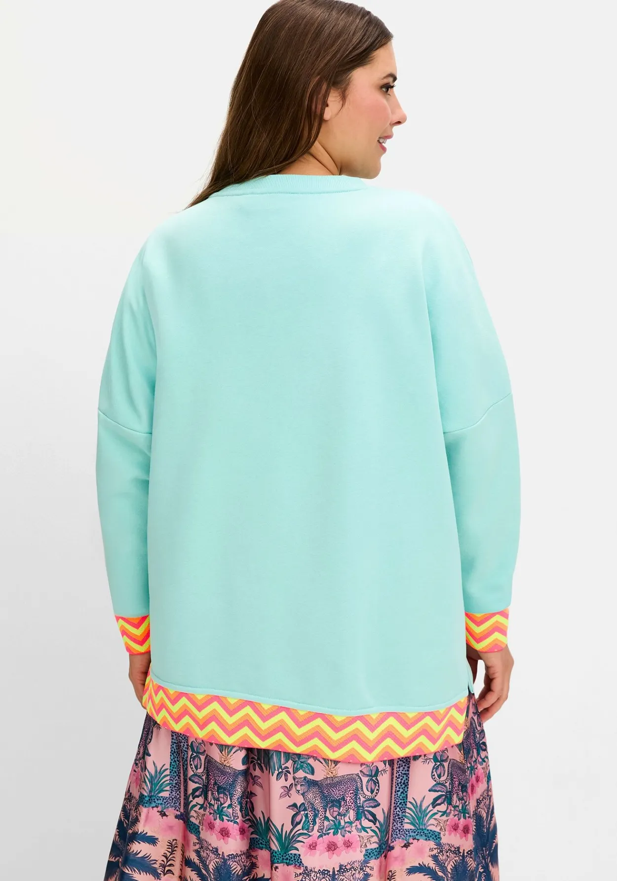 Sweatshirt mit Frontdruck und Streifenbündchen<sheego loves miss goodlife Online