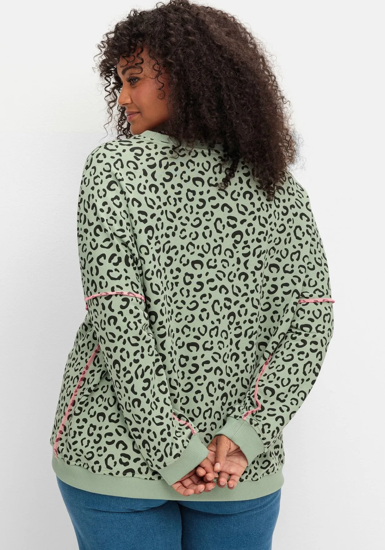 Sweatshirt mit Frontprint und Rundhalsausschnitt<sheego loves miss goodlife Sale