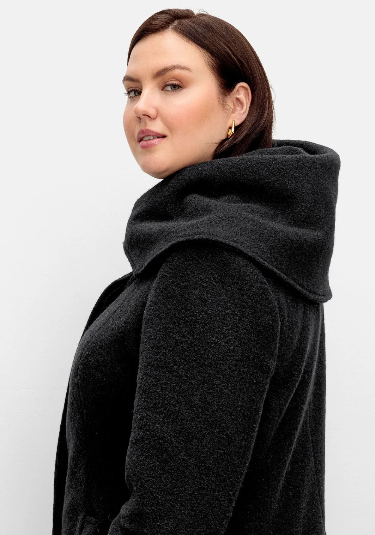 Taillierter Mantel mit großem Kragen und Wollanteil<sheego Clearance
