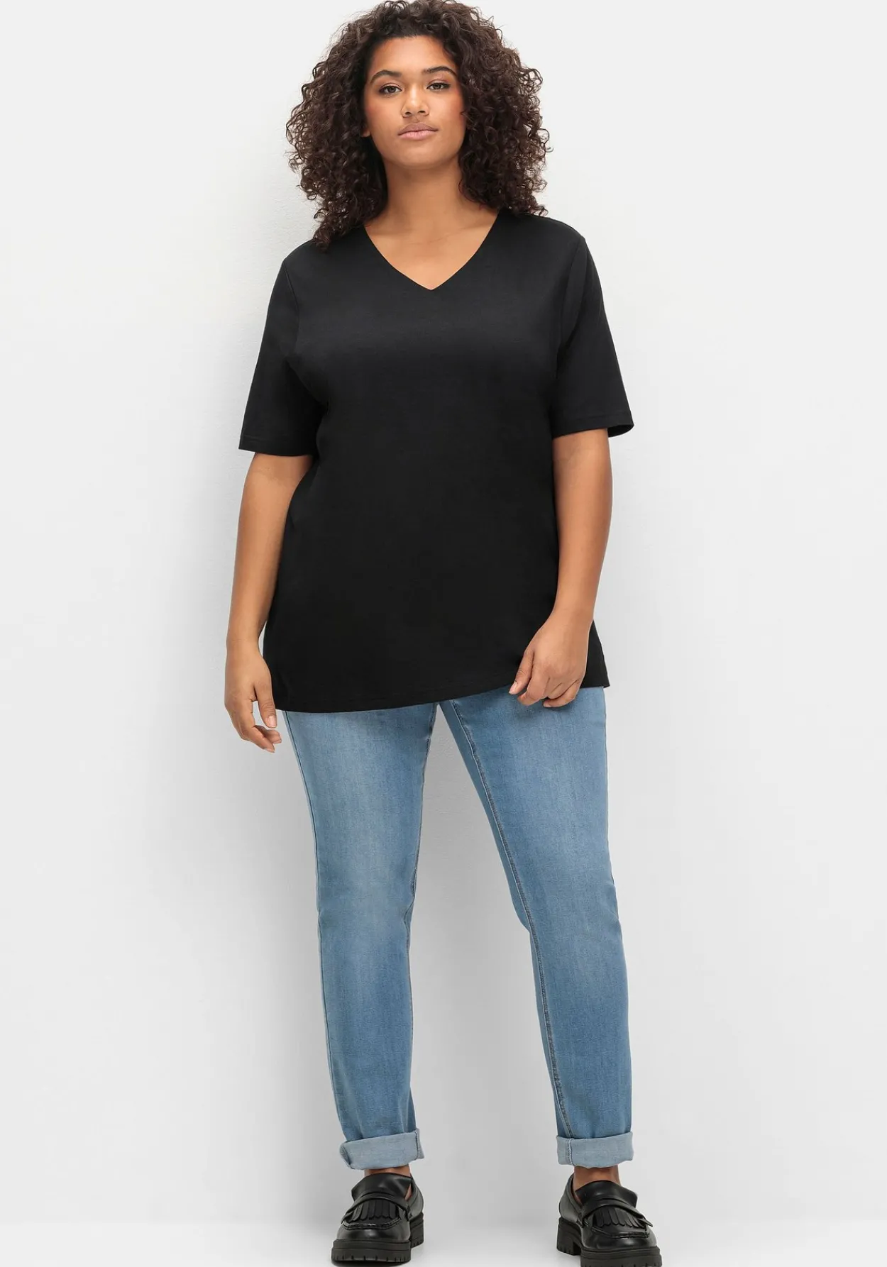 T-Shirt mit doppellagigem Vorderteil<sheego Clearance