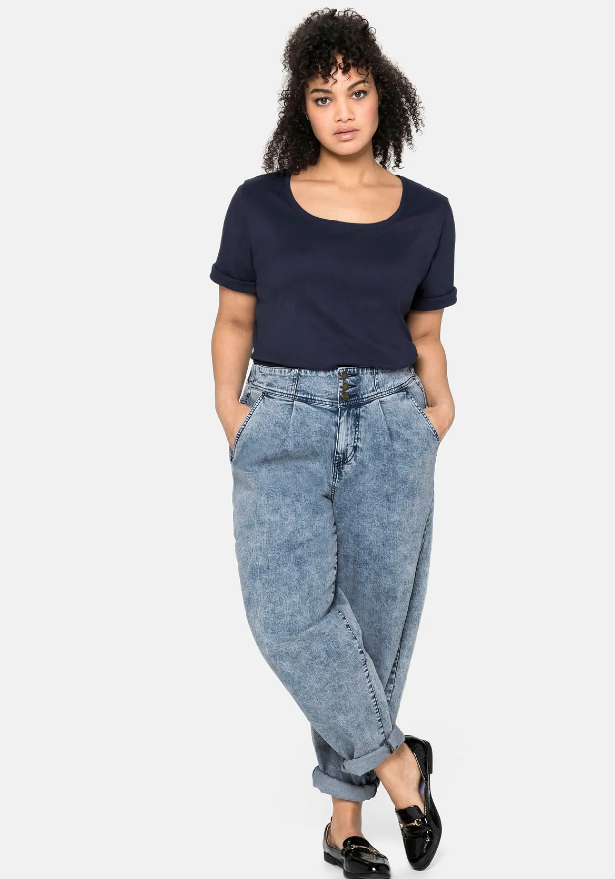 T-Shirt mit tiefem Ausschnitt und längerem Ärmel<sheego Sale