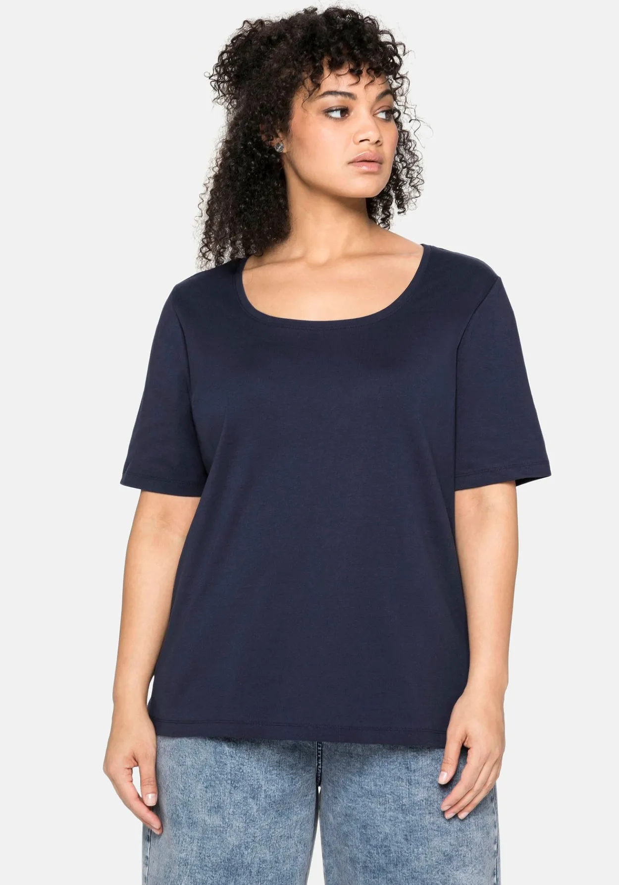 T-Shirt mit tiefem Ausschnitt und längerem Ärmel<sheego Sale