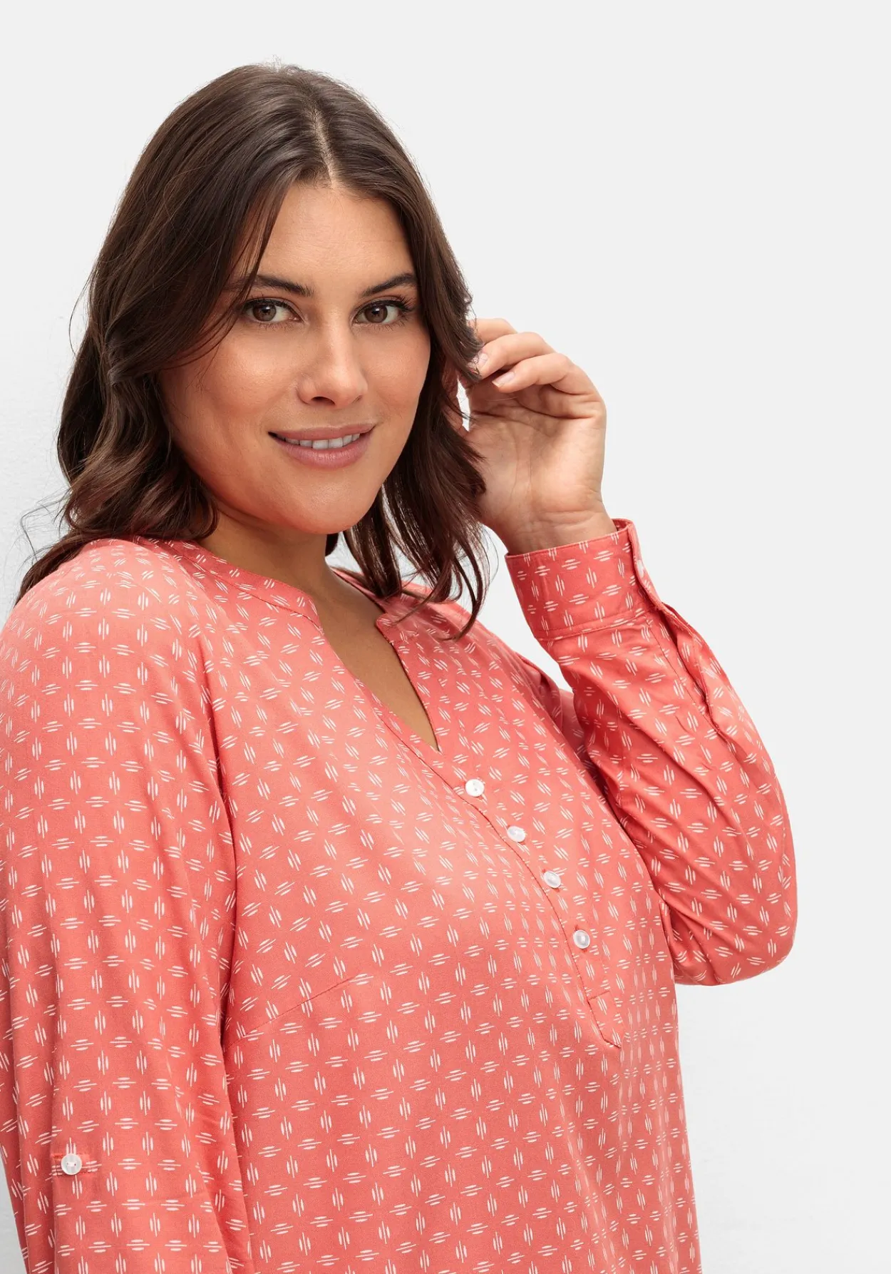 Tunika mit Alloverdruck und Krempelärmeln<sheego x Collection L. Clearance