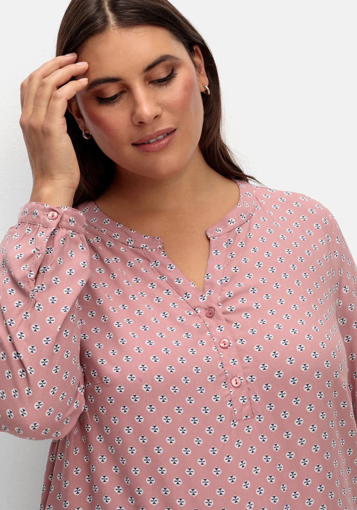 Tunika mit Alloverdruck und Knopfleiste<sheego Discount