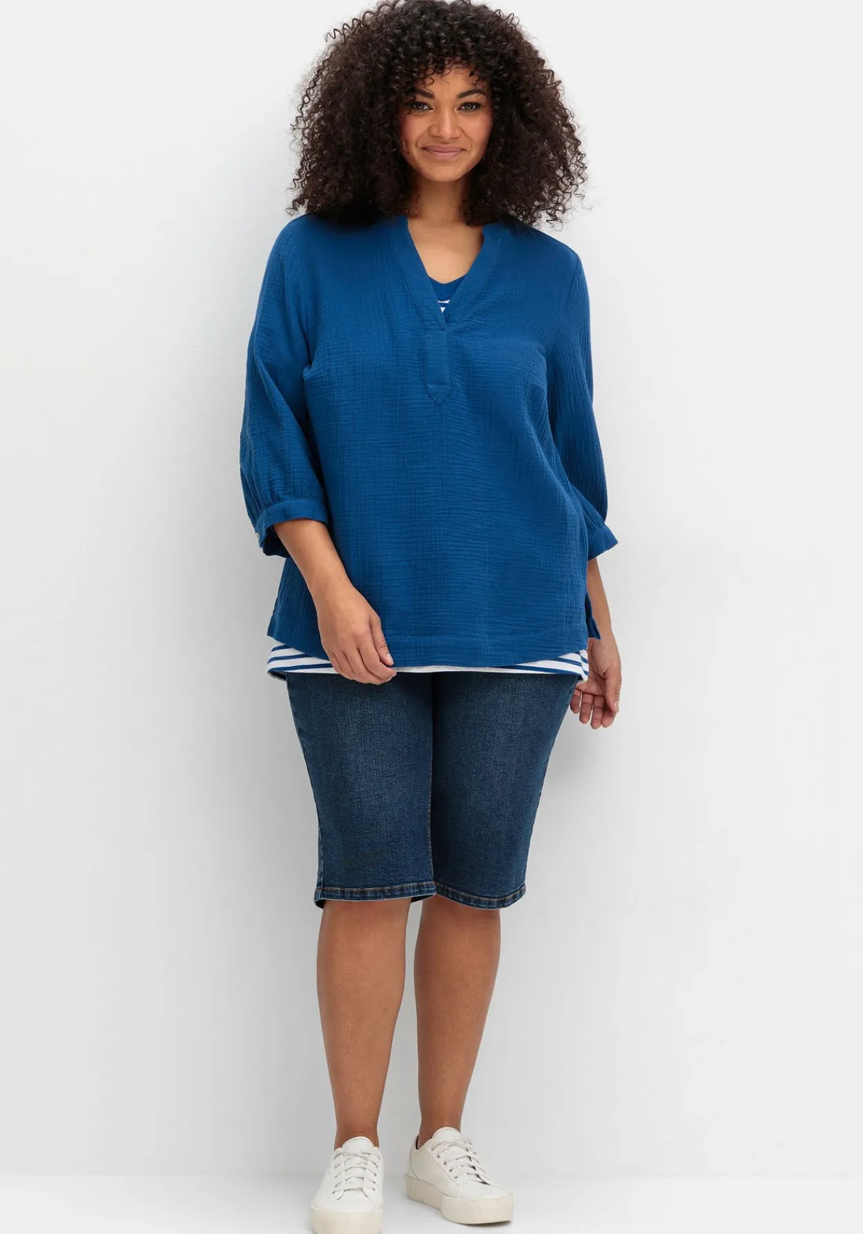 Tunika mit 3/4-Arm und V-Schlitz, aus Musselin<sheego New