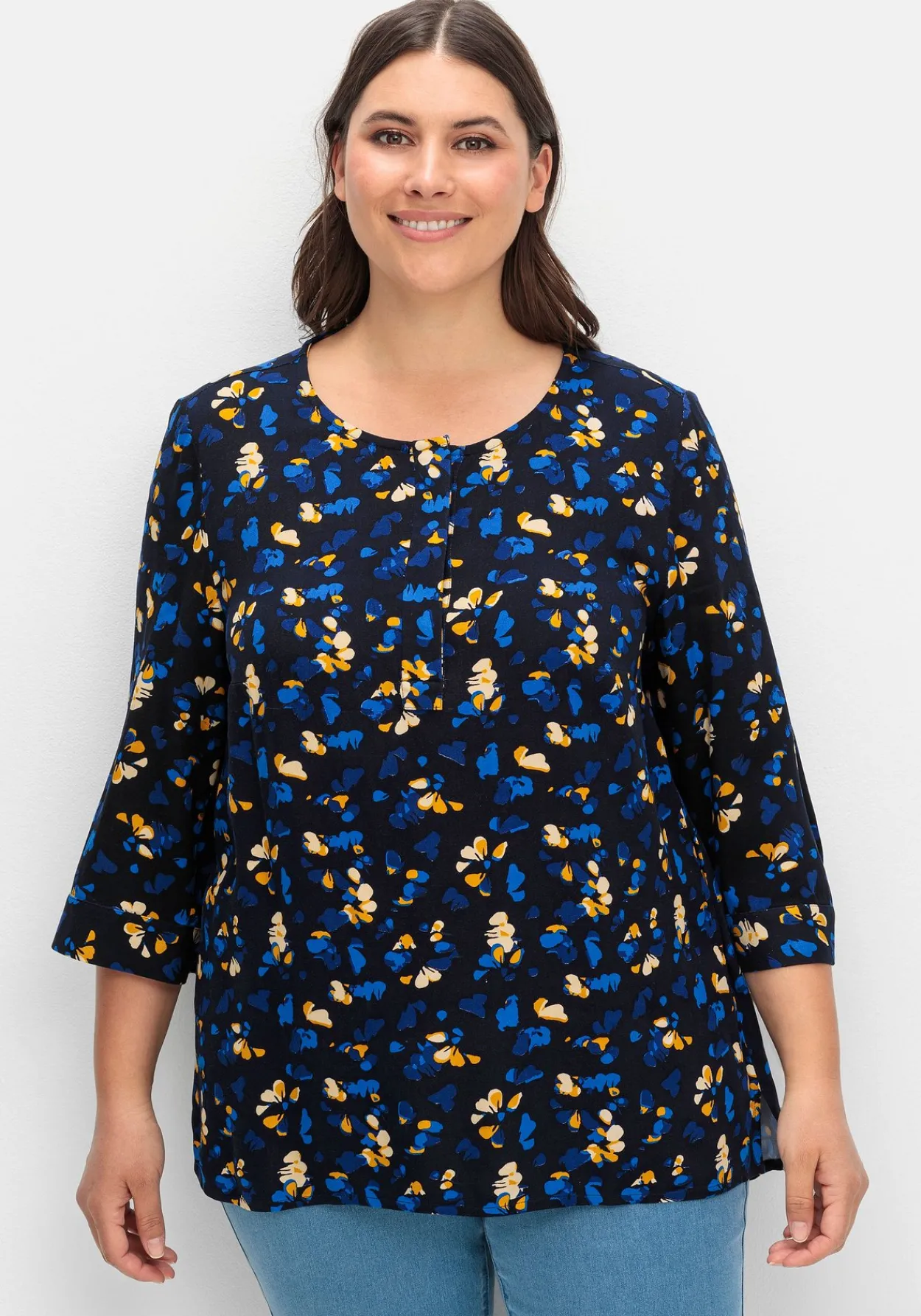 Tunika mit Blumendruck und Knopfleiste<sheego Online