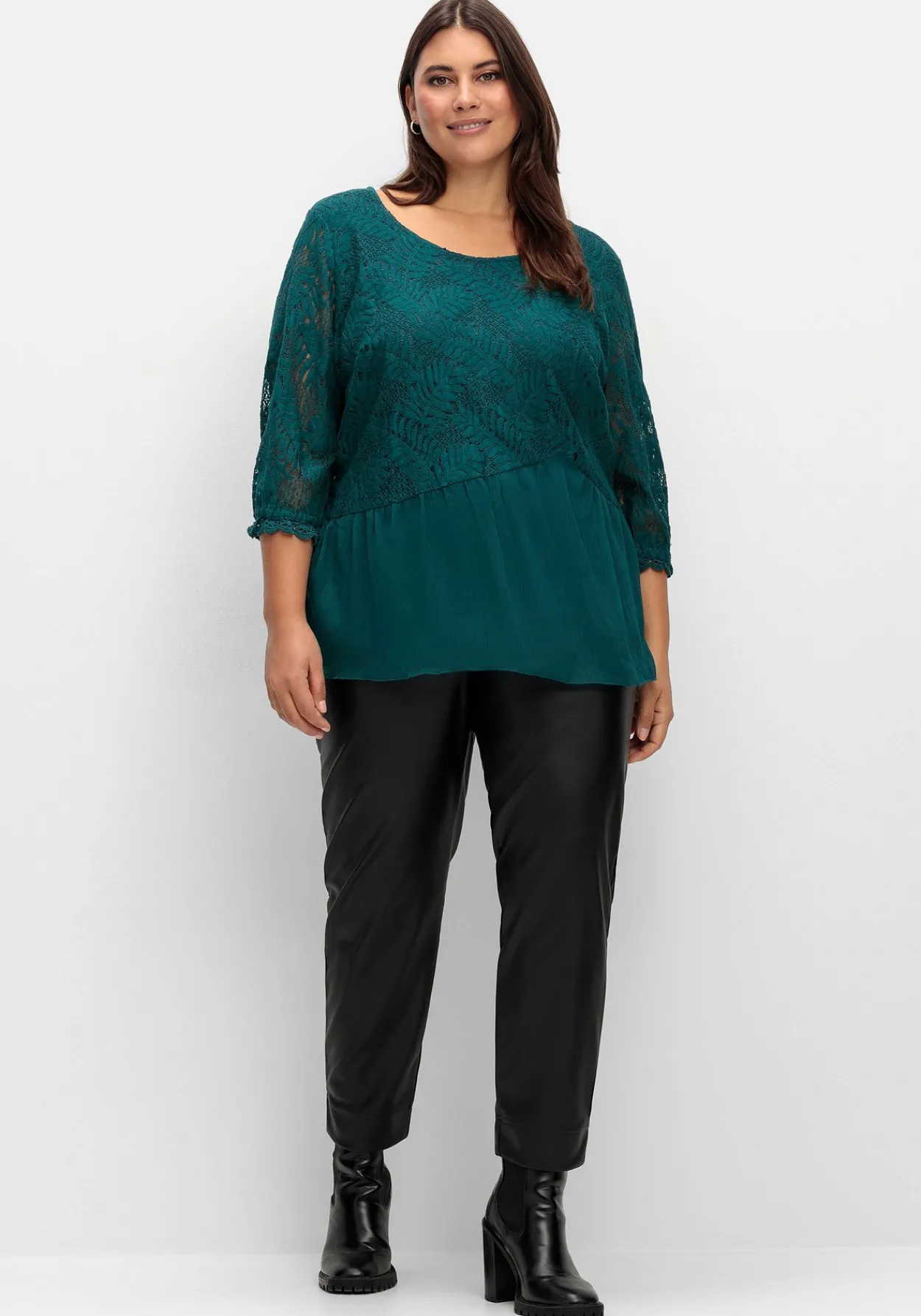 Tunika mit Spitzenoberteil und Chiffonsaum<sheego x Fair Lady Fashion