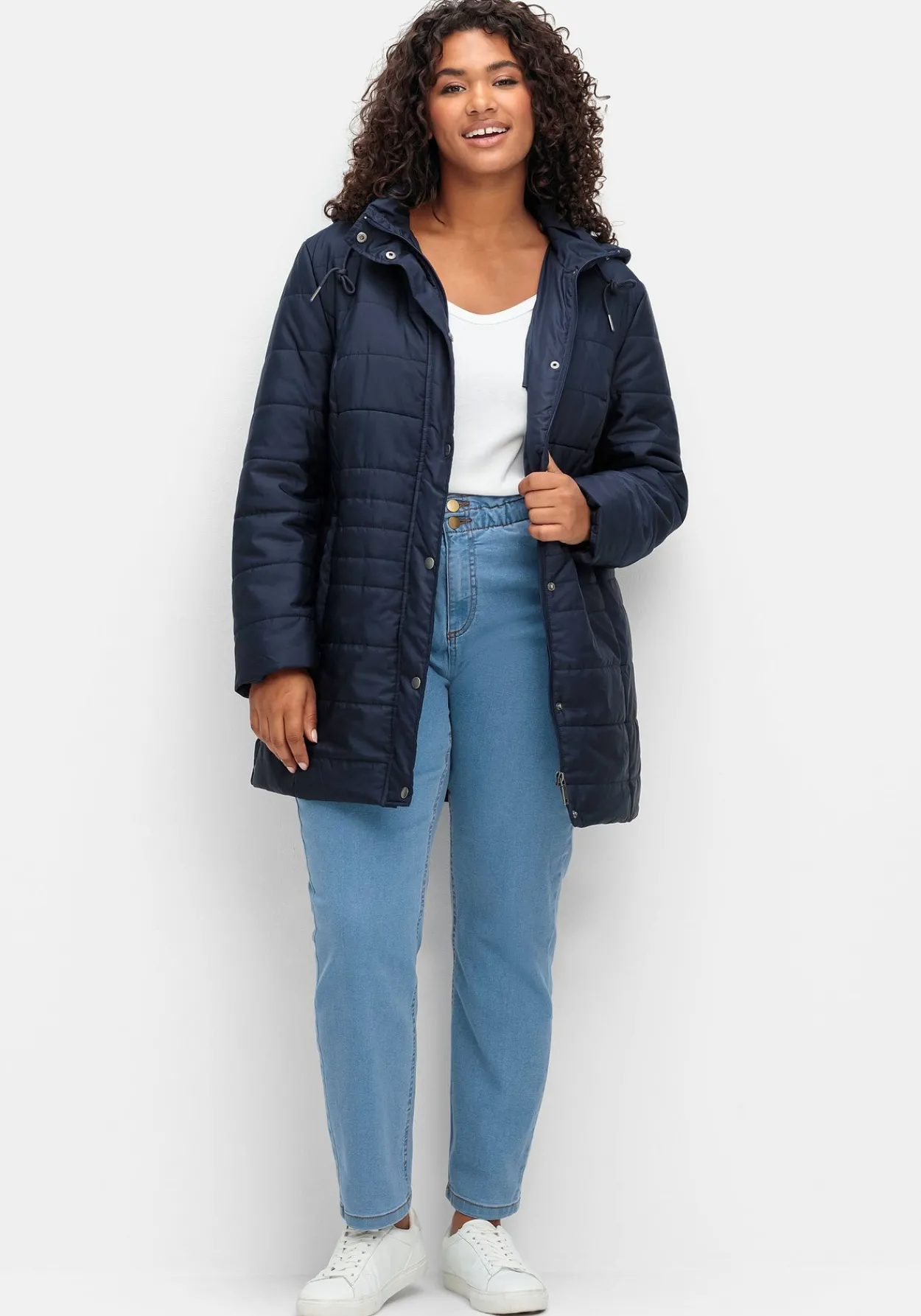 Warm wattierte Steppjacke mit Kapuze<sheego Fashion