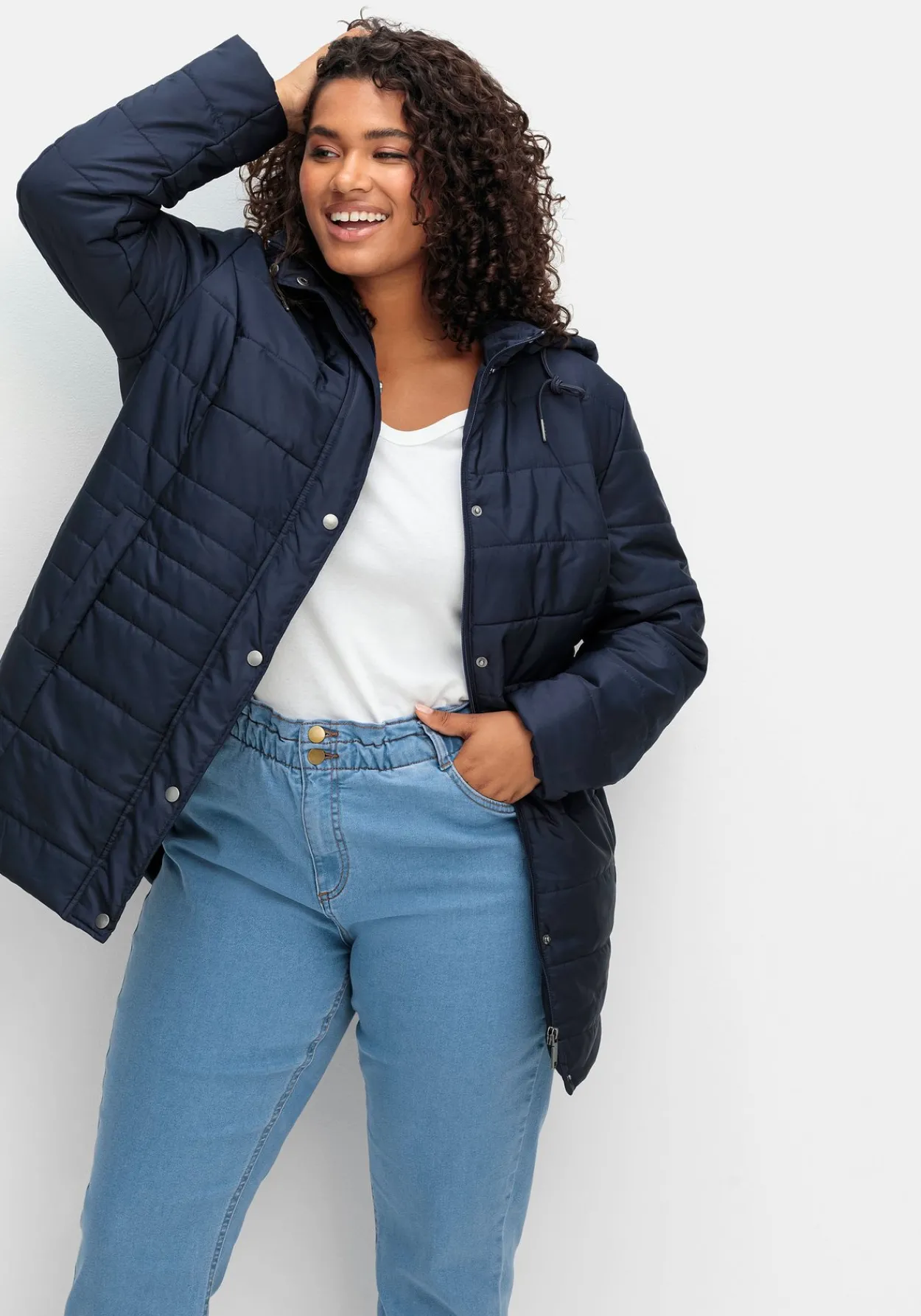 Warm wattierte Steppjacke mit Kapuze<sheego Fashion