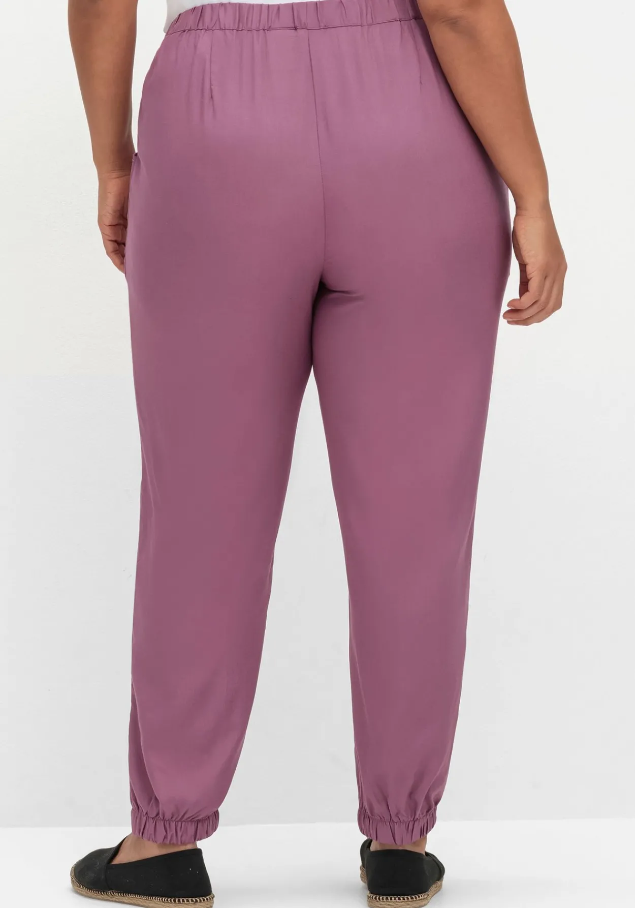 Weite, fließende Hose mit Bündchen am Saum<sheego Fashion