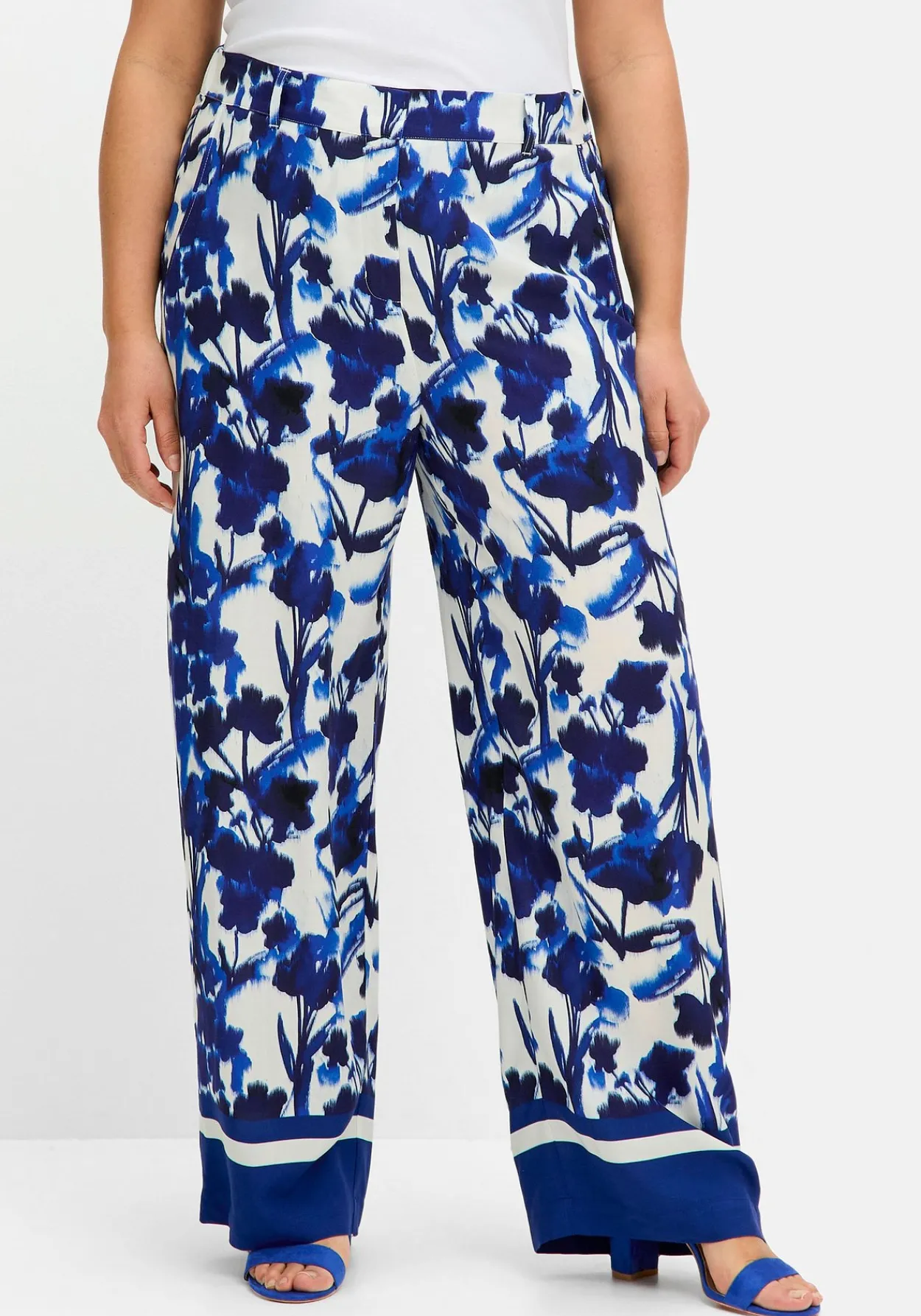 Weite, fließende Hose mit Blumendruck<sheego New