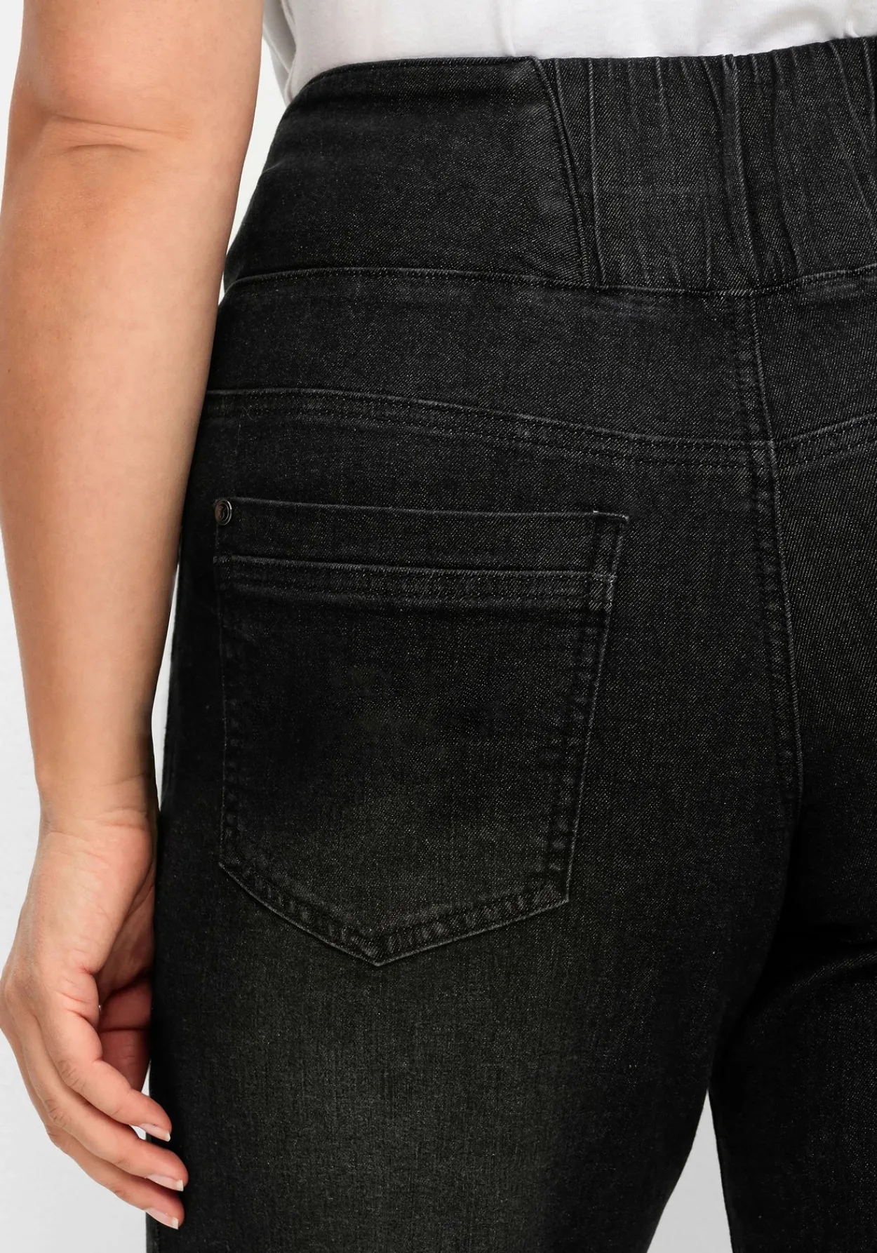 Weite High-Waist-Jeans im Curvy-Schnitt ANNE<sheego New