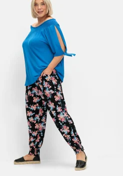 Weite Hose mit Blumendruck und Smok-Abschlüssen<sheego Outlet