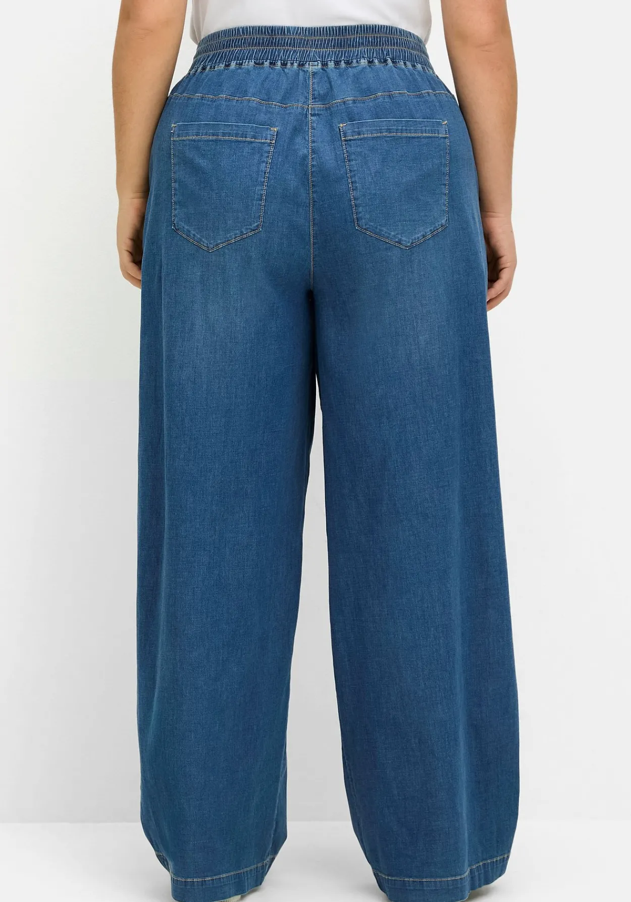 Weite Jeans mit Schlupfbund, in leichter Qualität<sheego Outlet