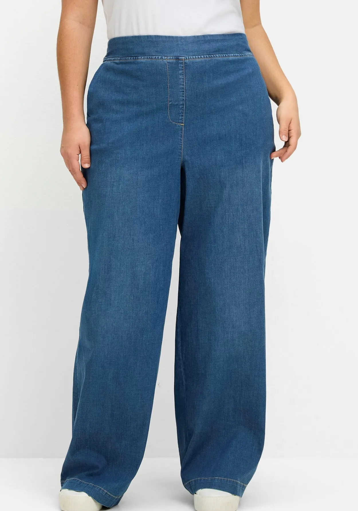 Weite Jeans mit Schlupfbund, in leichter Qualität<sheego Outlet