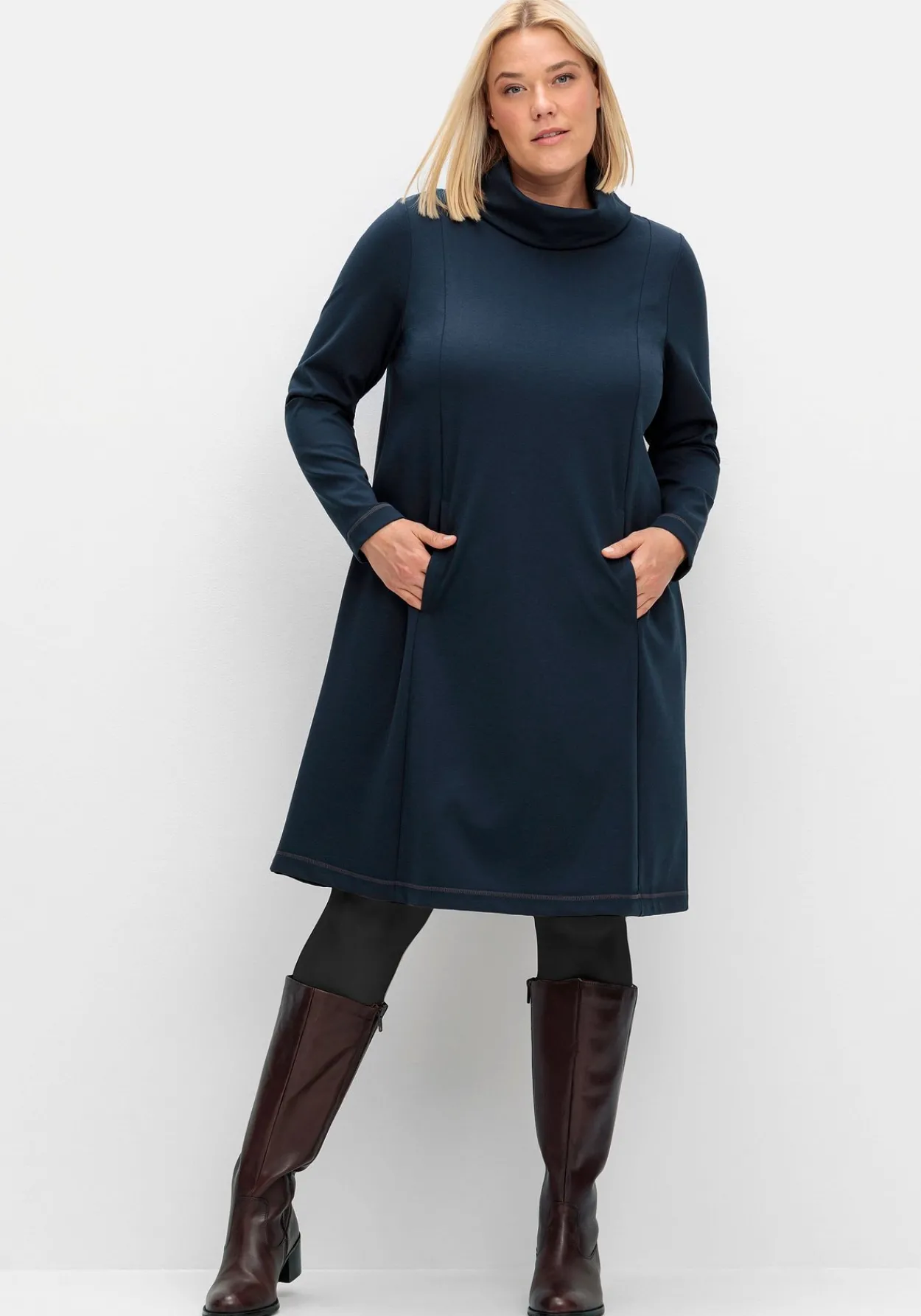 Weitschaftstiefel aus Leder mit Zierschnalle<sheego Clearance