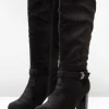 Weitschaftstiefel in Velourslederoptik, mit Schnallenband<sheego Fashion
