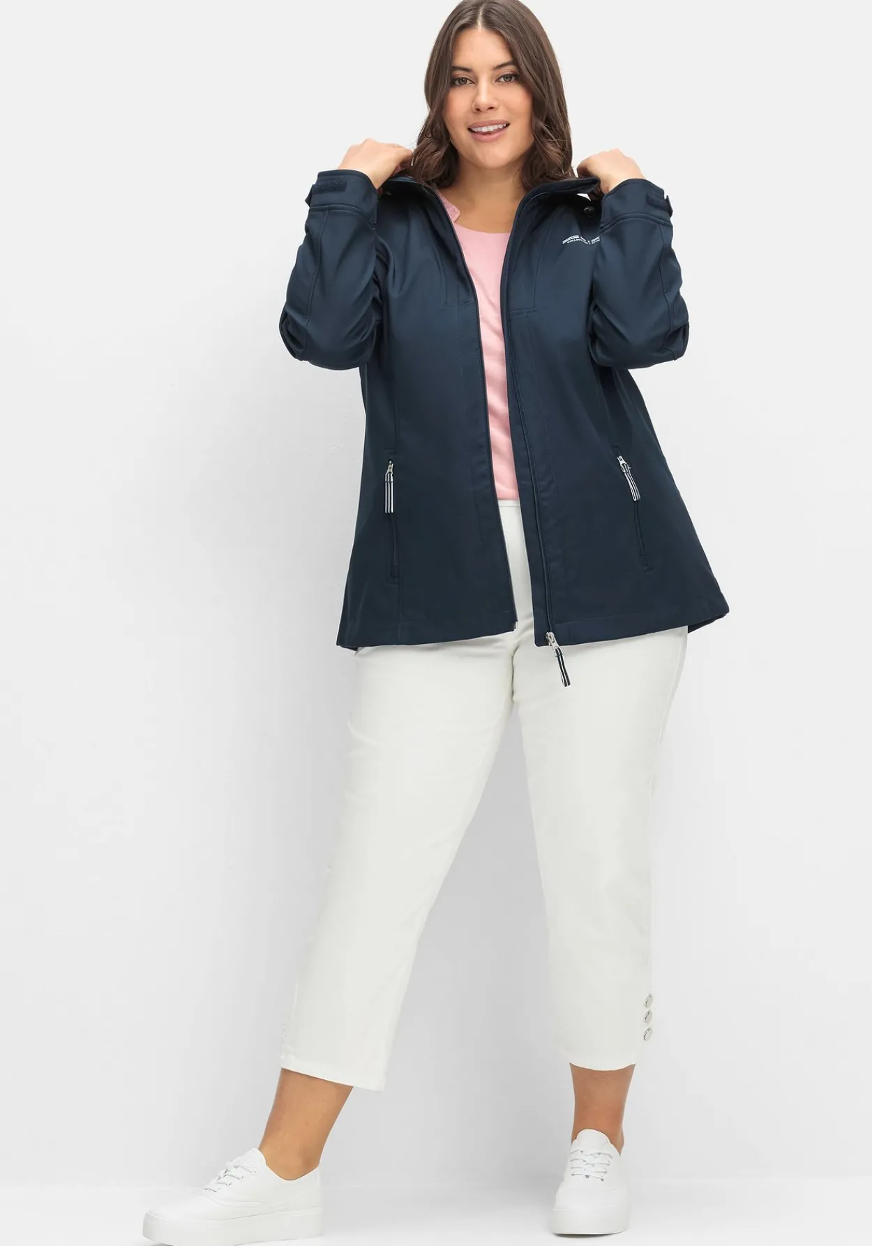 Wind- und wasserabweisende Softshelljacke<sheego x Collection L. Online