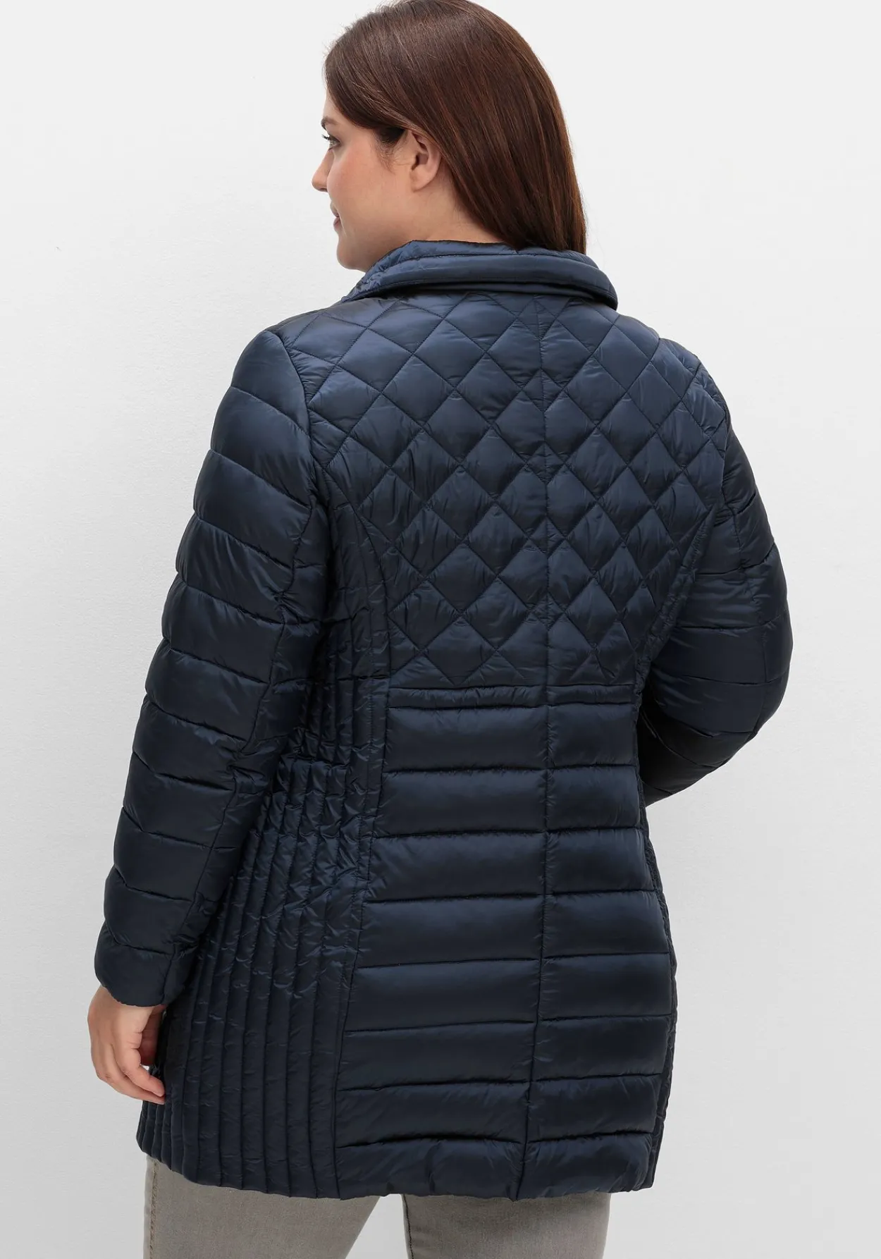Winterjacke im Steppmix, mit feinem Schimmer<sheego Online